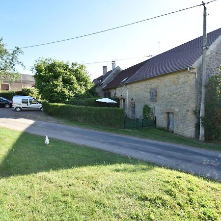 Holiday Home In Saizy With Patio Vignol Exterior photo